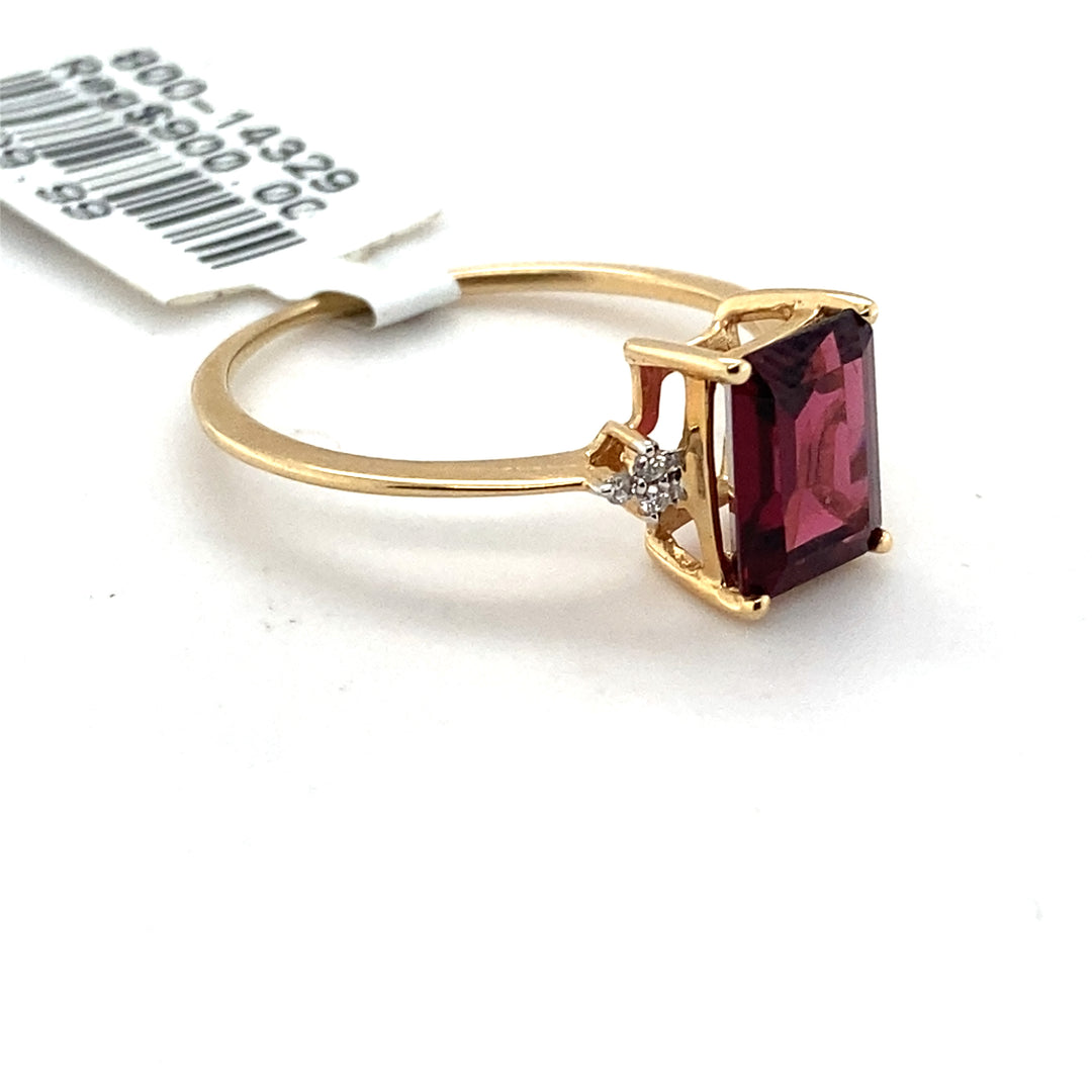 Garnet Emerald Cut 8x6mm 1.60ct w/Dia 14k Yellow Gold Ring