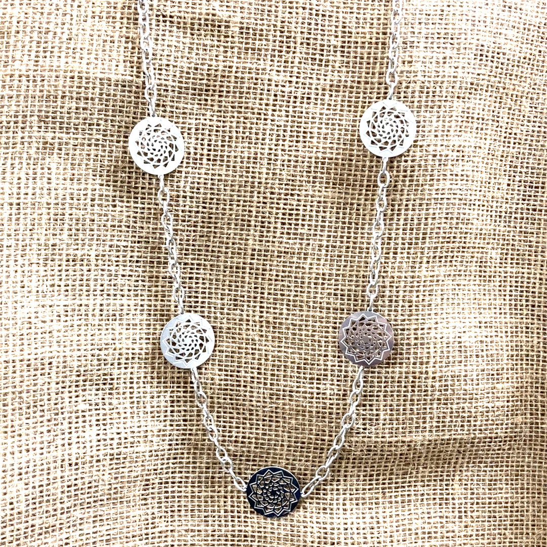 5 Medium Disc Necklace w/Twist Link